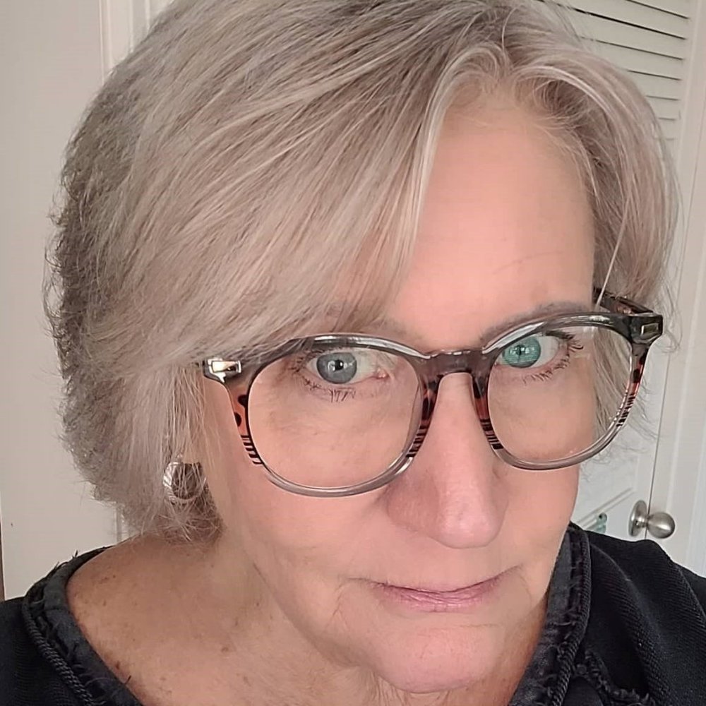 Meet your Posher, Carol